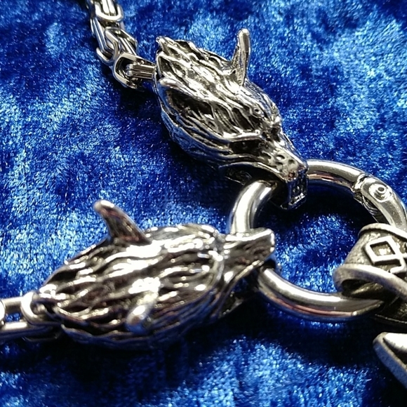 Versatile Nordic Viking Stainless Wolf Head Necklace Statement piece - Picture 8 of 14